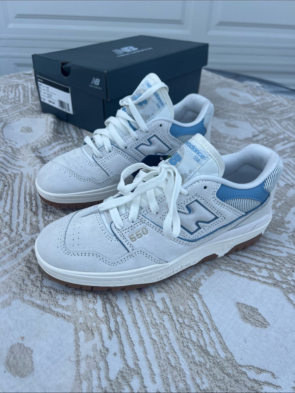 New Balance 550 Sneakers in White & Blue NWT Women’s 8.5